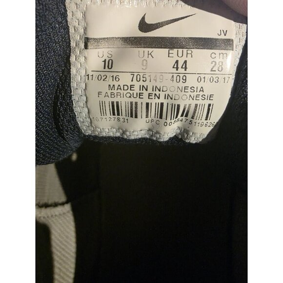 Size 10 - Nike Air Max Tavas  Blue Athletic Shoes Sneakers - Picture 8 of 8